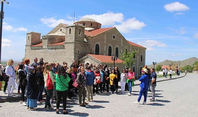 Sivrihisar ziyaretçi akınına uğruyor