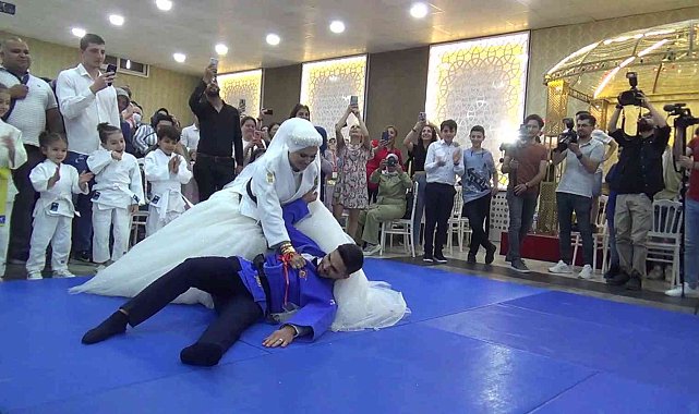 Siyah kuşak sahibi gelin damadı yerden yere vurdu