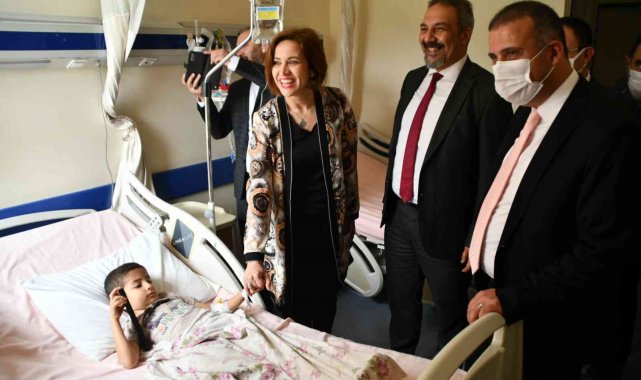 Söke'de hastalar, hasta yakınları, yaşlılar ve görevi başındakiler unutulmadı