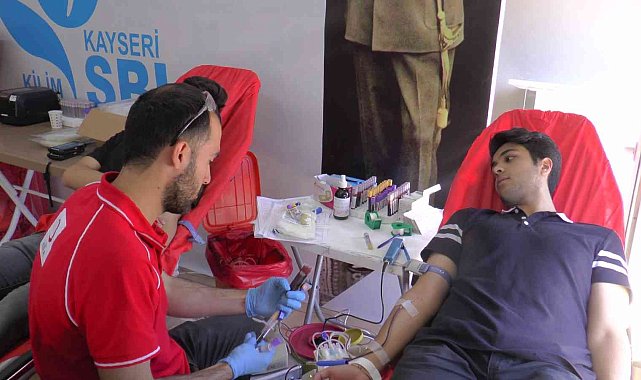 Sosyal Bilimler Lisesi'nden örnek davranış