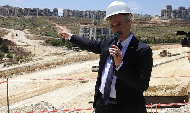 Tahmazoğlu dev projesini yerinde tanıttı