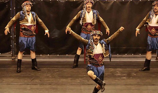 Tavas'ta halk oyunları şöleni izleyenleri mest etti