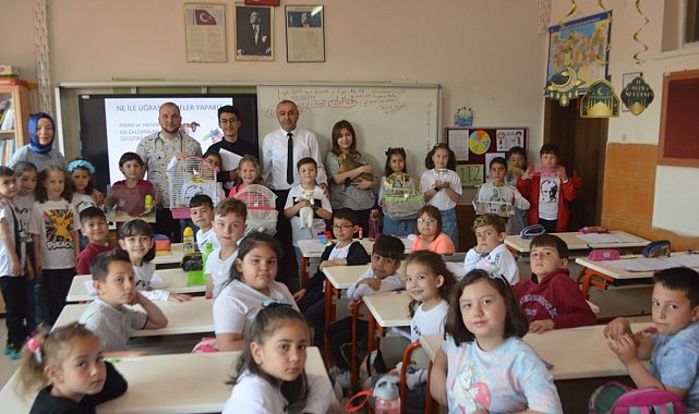Tavşanlı'da çocuklara hayvan sevgisi aşılanıyor