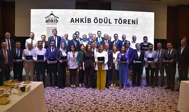 Tekin: "Hazır giyim ve konfeksiyon sektöre ihracat rekorlarına imza attı"