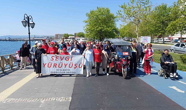 Tekirdağ&#039;da engellilerden &#039;Sevgi Yürüyüşü&#039;