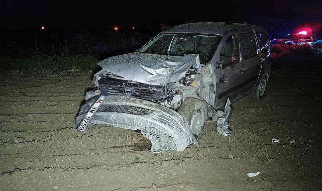 Tekirdağ'da ticari araç ile traktör çarpıştı: 1 yaralı