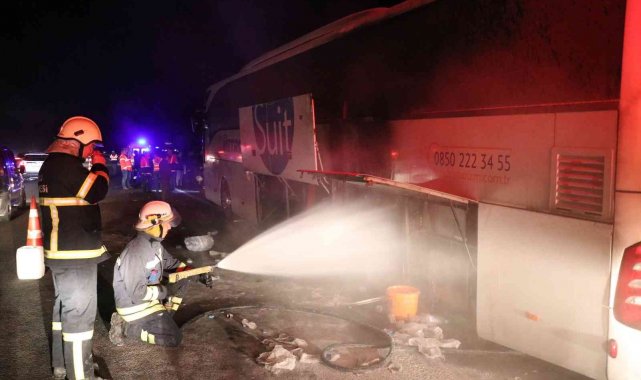 TEM'de lastiği patlayan yolcu otobüsünde yangın çıktı