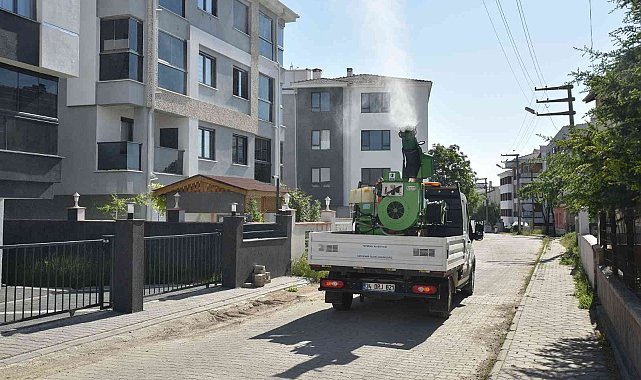 Tepebaşı'nda ilaçlama çalışmalarını aralıksız şekilde sürüyor