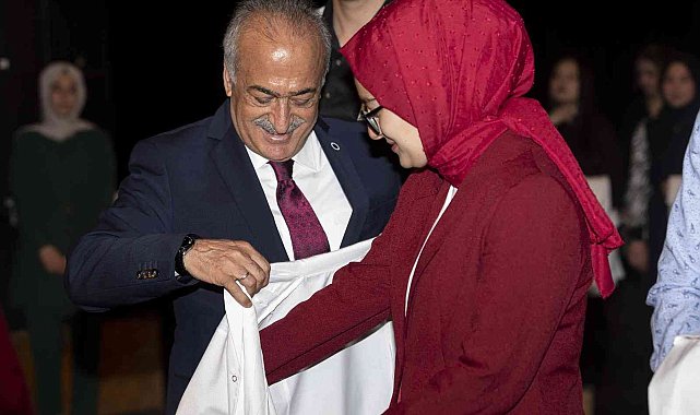 Tıp fakültesinde önlük giyme heyecanı yaşandı