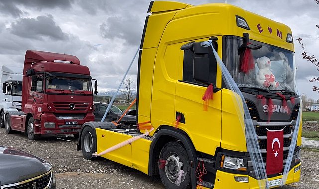 Tır şoförü aracını gelin arabası yaptı