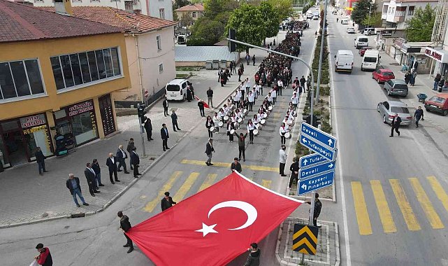 Tomarza'da 'Gençlik Yürüyüşü' coşkuyla yapıldı