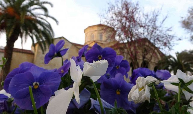 Trabzon'daki Ayasofya Camii rengarenk