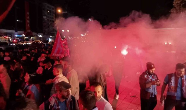 Trabzonspor'un şampiyonluğu Başkentte coşkuyla kutlandı