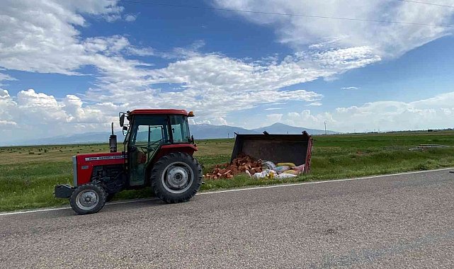 Tuğla yüklü traktörün bağlantı demiri koptu
