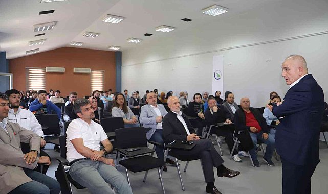 Tuncay Şahin, gençlerle bir araya geldi