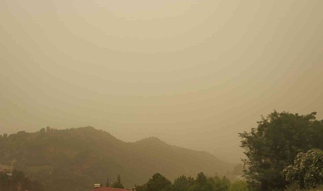 Tunceli'de toz taşınımı etkili oldu