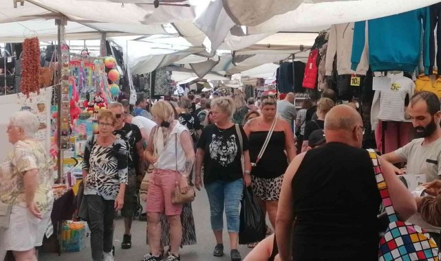 Tur firmaları semt pazarına turist taşıdı