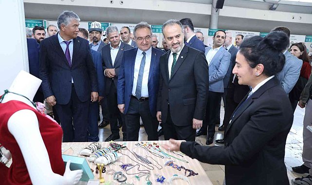 Türk dünyasının geleneksel sanatları vitrine çıktı