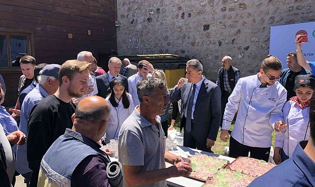 Türk Mutfağı Haftası'nda tescilli Sinop nokulu dağıtıldı