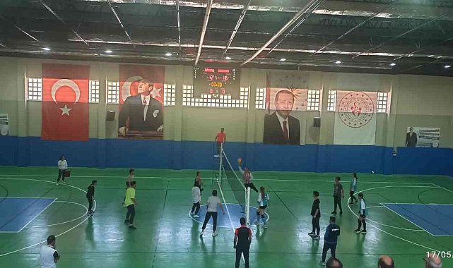 Türkeli'de liseler arası voleybol turnuvası