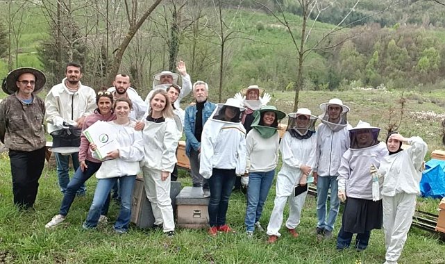 Türkiye arı elçilerini arıyor projesiyle gelecek koruma altına alınıyor