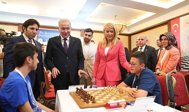 Türkiye Gençler Satranç Şampiyonası Merkezefendi&#039;de başladı