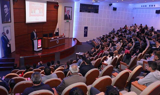 Türkiye'nin iç ve dış siyaseti Aziziye'de konuşuldu