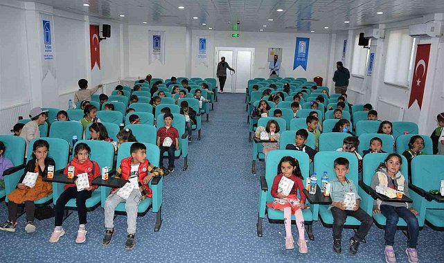 Tuşba Belediyesi öğrencileri sinemayla buluşturmaya devam ediyor