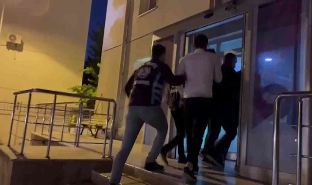 Tuzla&#039;da sivil polislerden otopark parası isteyen değnekçilere suçüstü