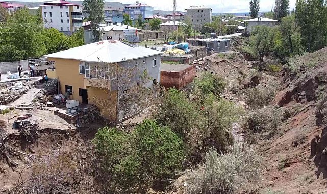 Tuzluca'da dere yatağındaki evler selde zarar gördü