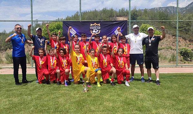U11 Futbol Şampiyonası: Kayserispor şampiyon oldu