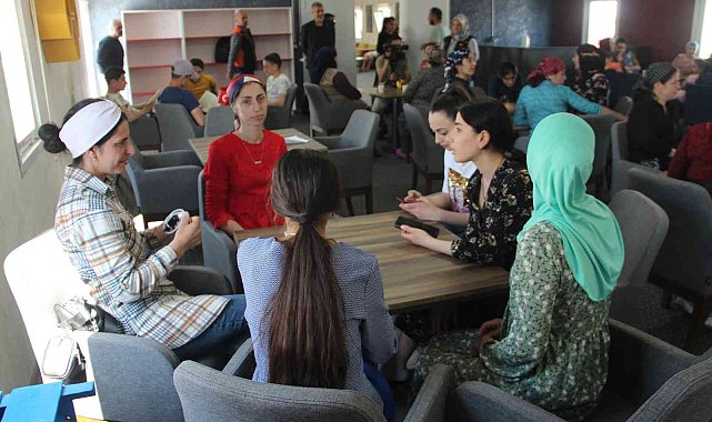 Ukrayna'dan tahliye eden Ahıska Türkleri: "Türkiye ve bayrağımız için canımızı vermeye hazırız"