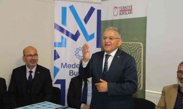 Uluslararası öğrencilerle rengârenk bayram kutlaması