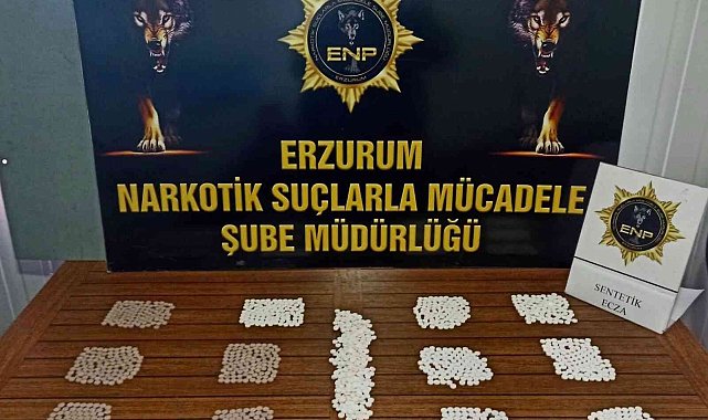 Uluslararası yolcu otobüsünde kırmızı reçeteli hap ele geçirildi