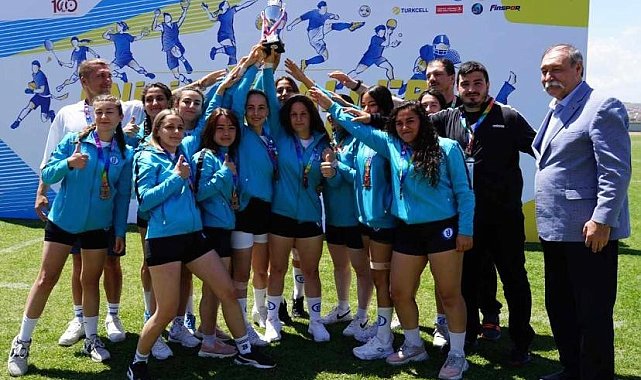 ÜNİLİG'in ragbi şampiyonları belli oldu