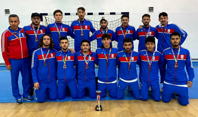 Üniversite Futsal takımı bronz madalya ile döndü