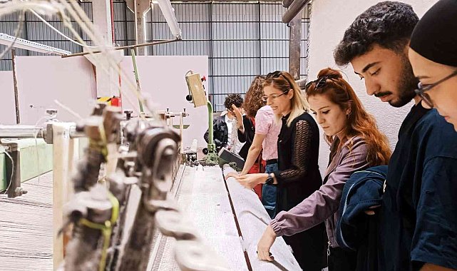 Üniversite öğrencileri halı üretim tesisini gezdi