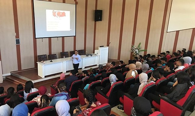 Üniversitede ''Haydi Gençler Geleceğinizi Birlikte Planlayım'' etkinliği