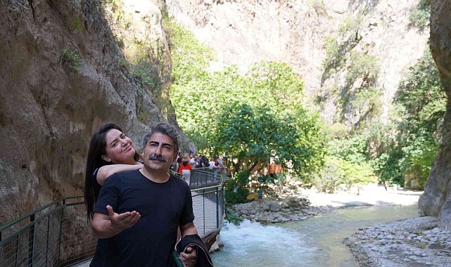 Ünlü oyuncular Saklıkent&#039;in güzelliğine hayran kaldı