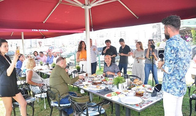 Ünlü popçu sahnenin tozunu atacak