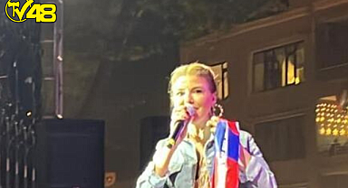 Ünlü Sanatçı Gülben Ergen Sahnede Şarkı Söylerken Bayıldı