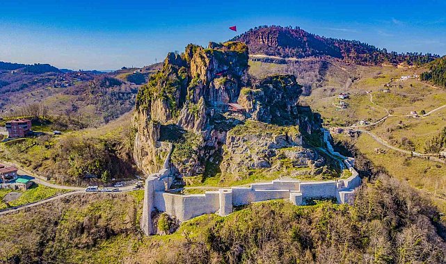 Ünye Kalesi turizme hazırlanıyor