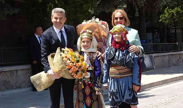 Uşak&#039;ın yeni Valisi Turan Ergün göreve başladı
