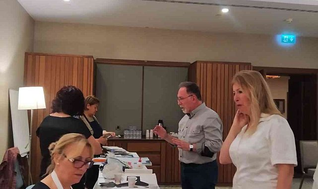 Uygulamalı Kolaj Günleri Sanat Çalıştayı