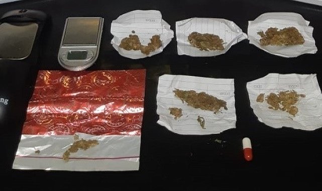 Uyuşturucu ticareti yapan 11 şüpheli tutuklandı