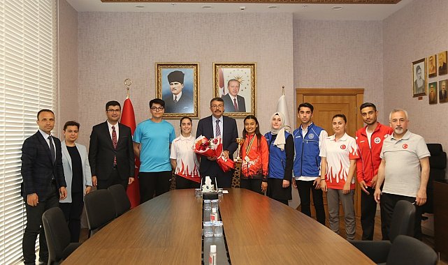 Vali Ali Çelik&#039;ten gençlere tavsiye: &quot;Spordan asla vazgeçmeyin&quot;