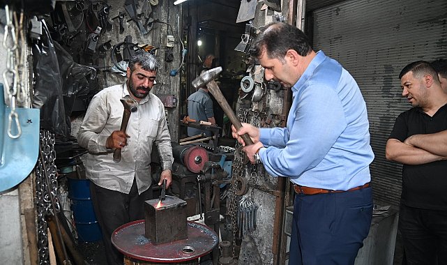 Vali Ayhan demir dövüp bakıra şekil verdi