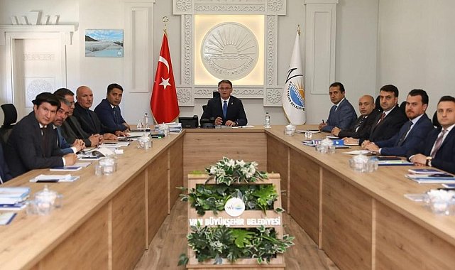 Vali Balcı, büyükşehir belediyesinin yatırımlarıyla ilgili toplantı yaptı