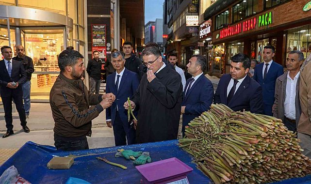Vali Balcı esnafı ziyaret edip uçkunun tadına baktı