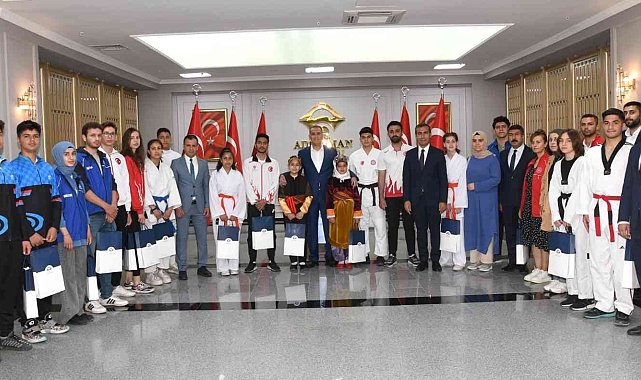 Vali Çuhadar&#039;ın 19 Mayıs Atatürk&#039;ü Anma, Gençlik ve Spor Bayramı mesajı
